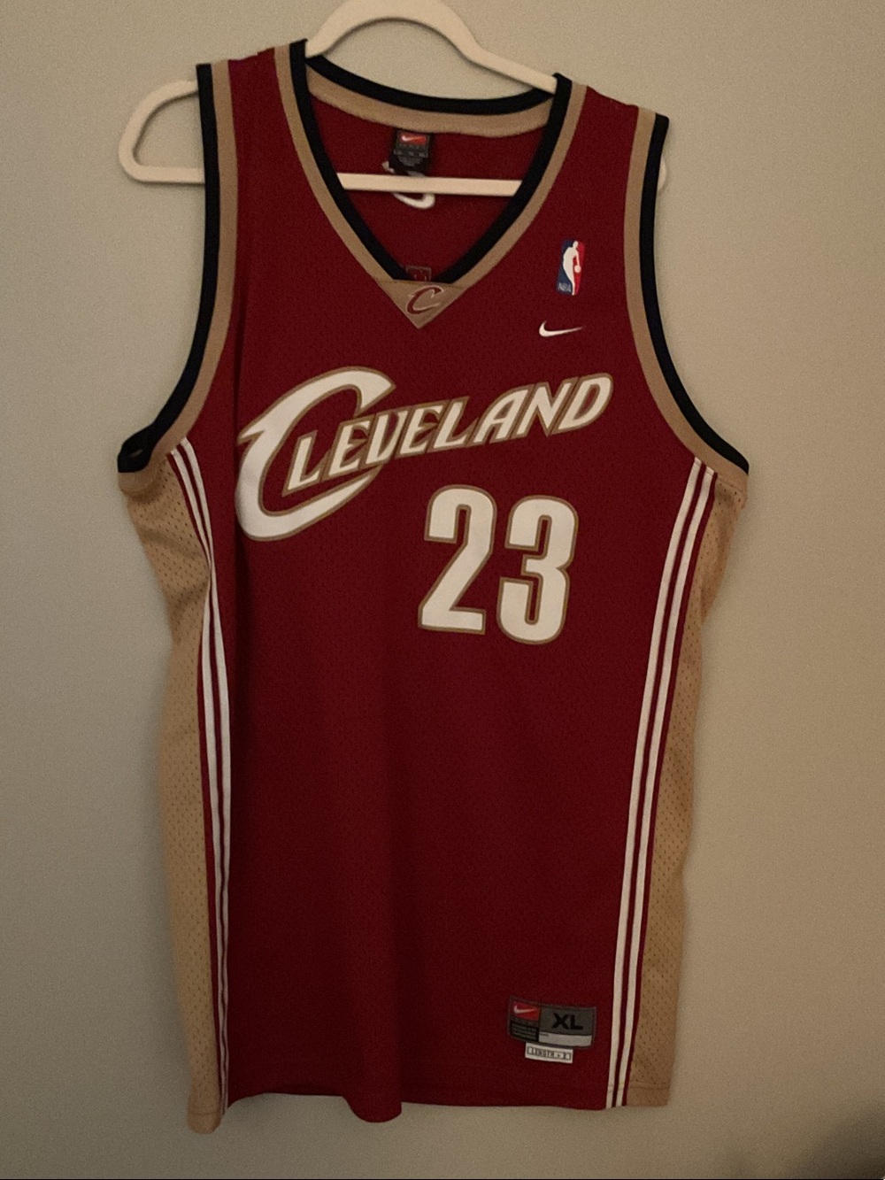 AUTHENTIC LEBRON JAMES NIKE JERSEY SEWN